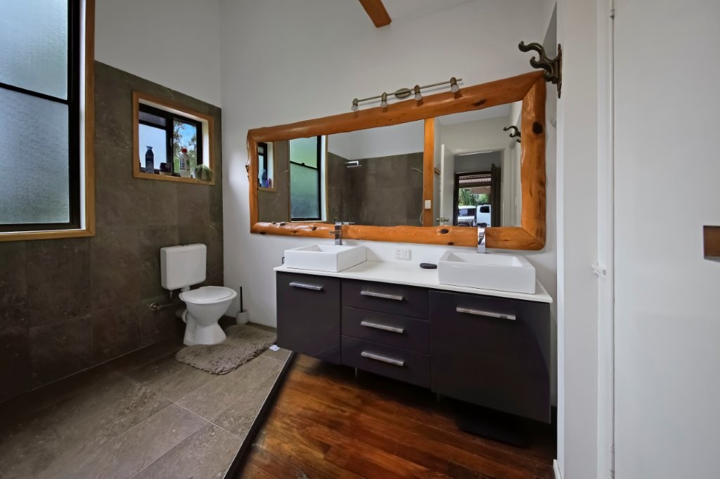 Tranquil 40 Acreage Retreat 