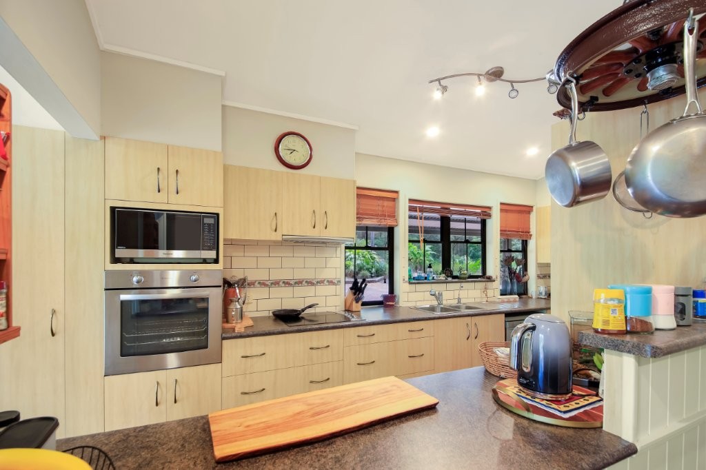 Tranquil 40 Acreage Retreat 