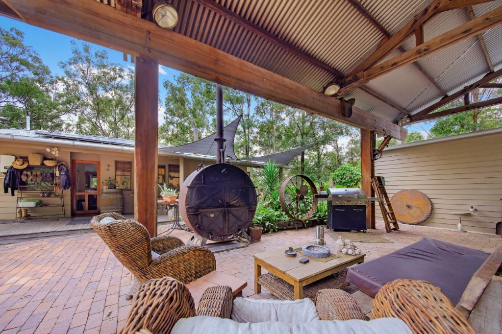 Tranquil 40 Acreage Retreat 