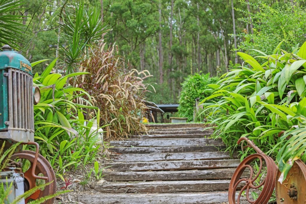 Tranquil 40 Acreage Retreat 
