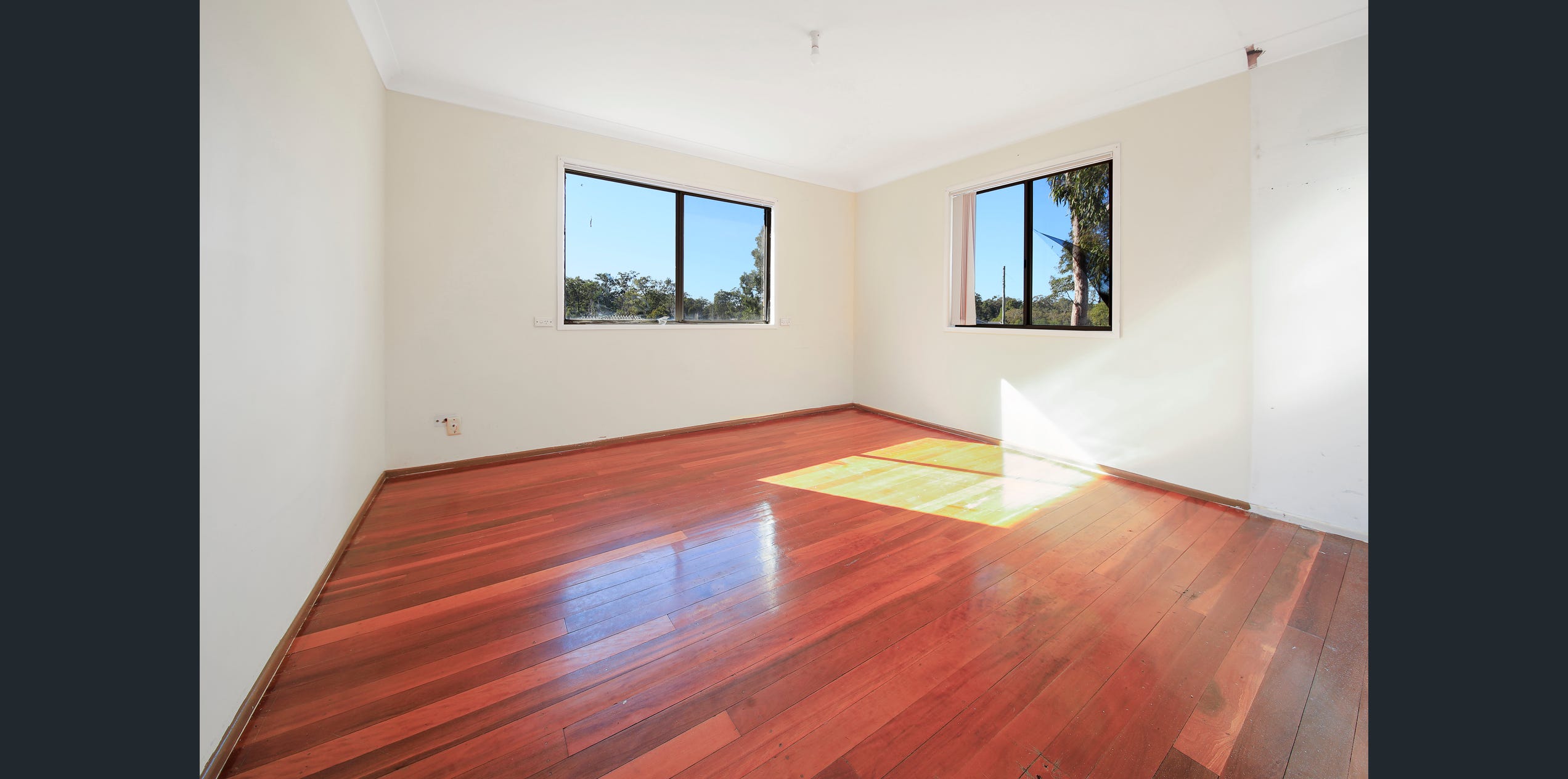 6 Bedroom Renovator’s Delight with Enormous Potential
