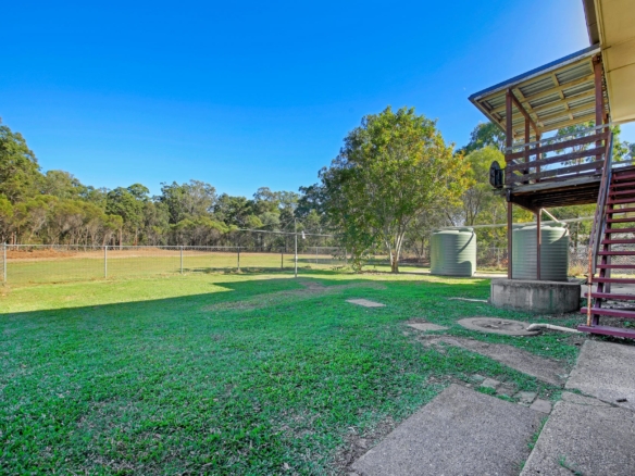 6 Bedroom Renovator’s Delight with Enormous Potential