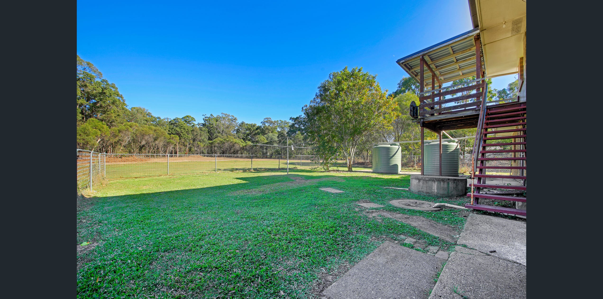 6 Bedroom Renovator’s Delight with Enormous Potential