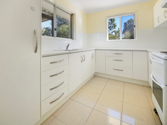 6 Bedroom Renovator’s Delight with Enormous Potential