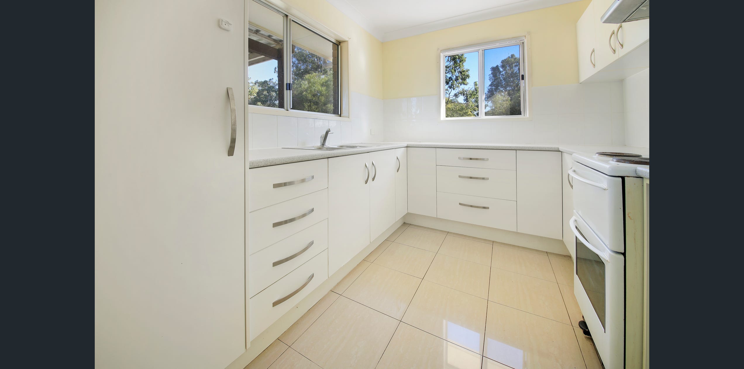 6 Bedroom Renovator’s Delight with Enormous Potential